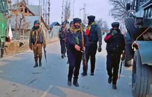 जम्मू काश्मीरमध्ये दहशतवाद्यांनी गोळ्या घालून केली सरपंचाची हत्या