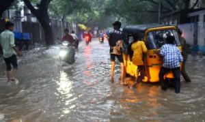 तामिळनाडूमध्ये मुसळधार पाऊस, 14 जिल्ह्यांमधील शाळा आणि महाविद्यालयांना सुट्टी जाहीर