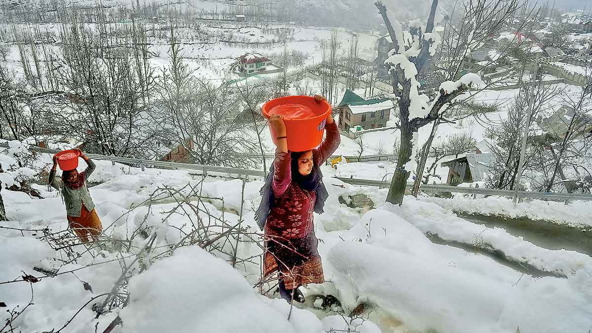 जम्मू काश्मीरमध्ये १२ जिल्ह्यांत हिमस्खलनाचा इशारा
